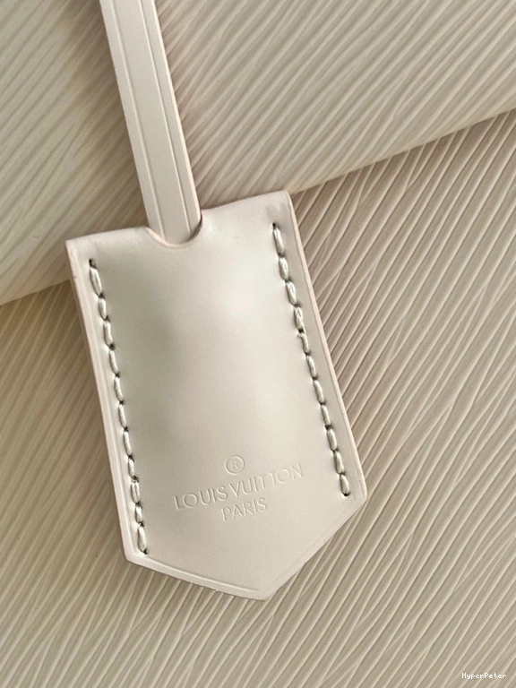 LOUIS BB VUITTON CHANELUNY 0810